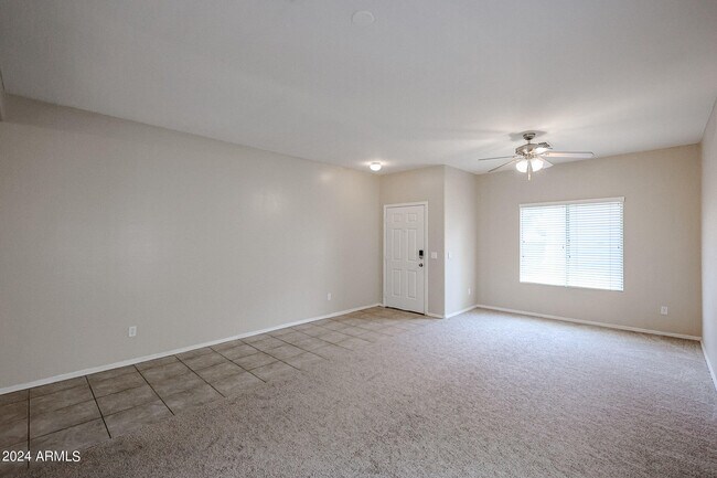 Foto del edificio - 2646 S Southwind Dr