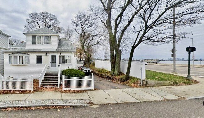 Foto del edificio - 176 W Elm Ave