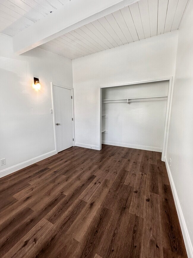 Room 2 - 337 N K St