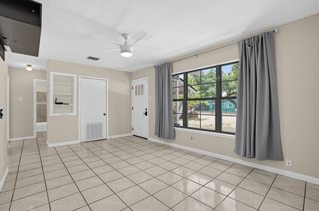 Building Photo - 5415 Havencrest Dr