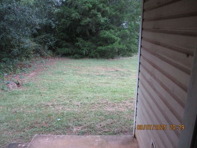 Building Photo - 315 Carriage Ln