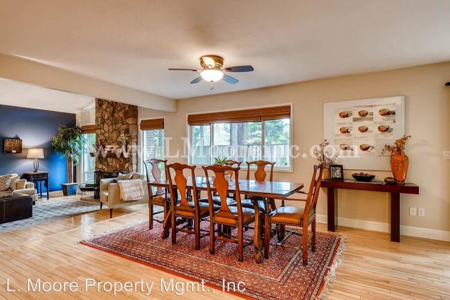 Building Photo - 11380 SW Foothill Dr