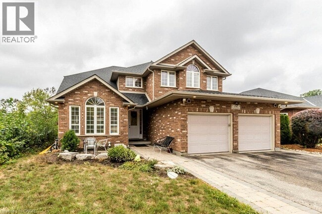 Building Photo - 14 Anastasia Dr