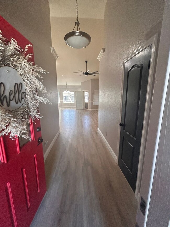 Building Photo - Designer living with extra solar panels in North Hanford.