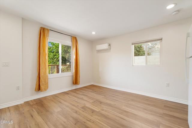 Building Photo - 824 Laveta Terrace