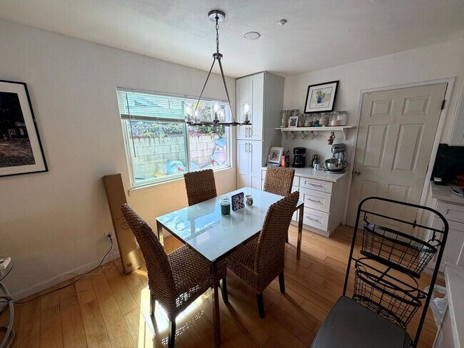 Foto del edificio - 3787 Millikin Ave