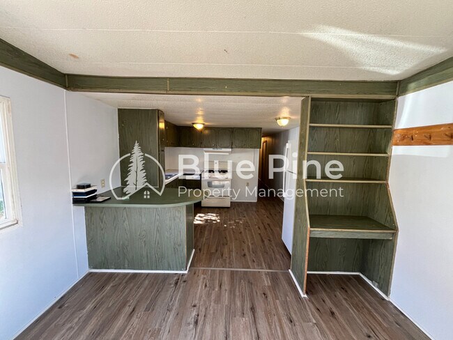 Building Photo - 4530 S 5th Ave