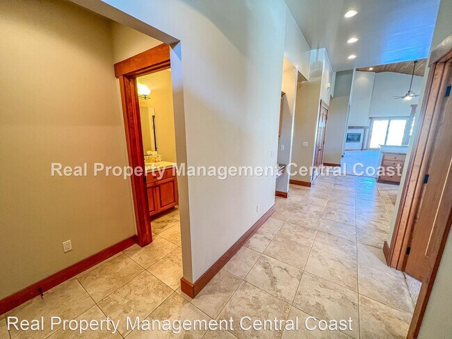Building Photo - 3 br, 3 bath House - 2258 Plover Court