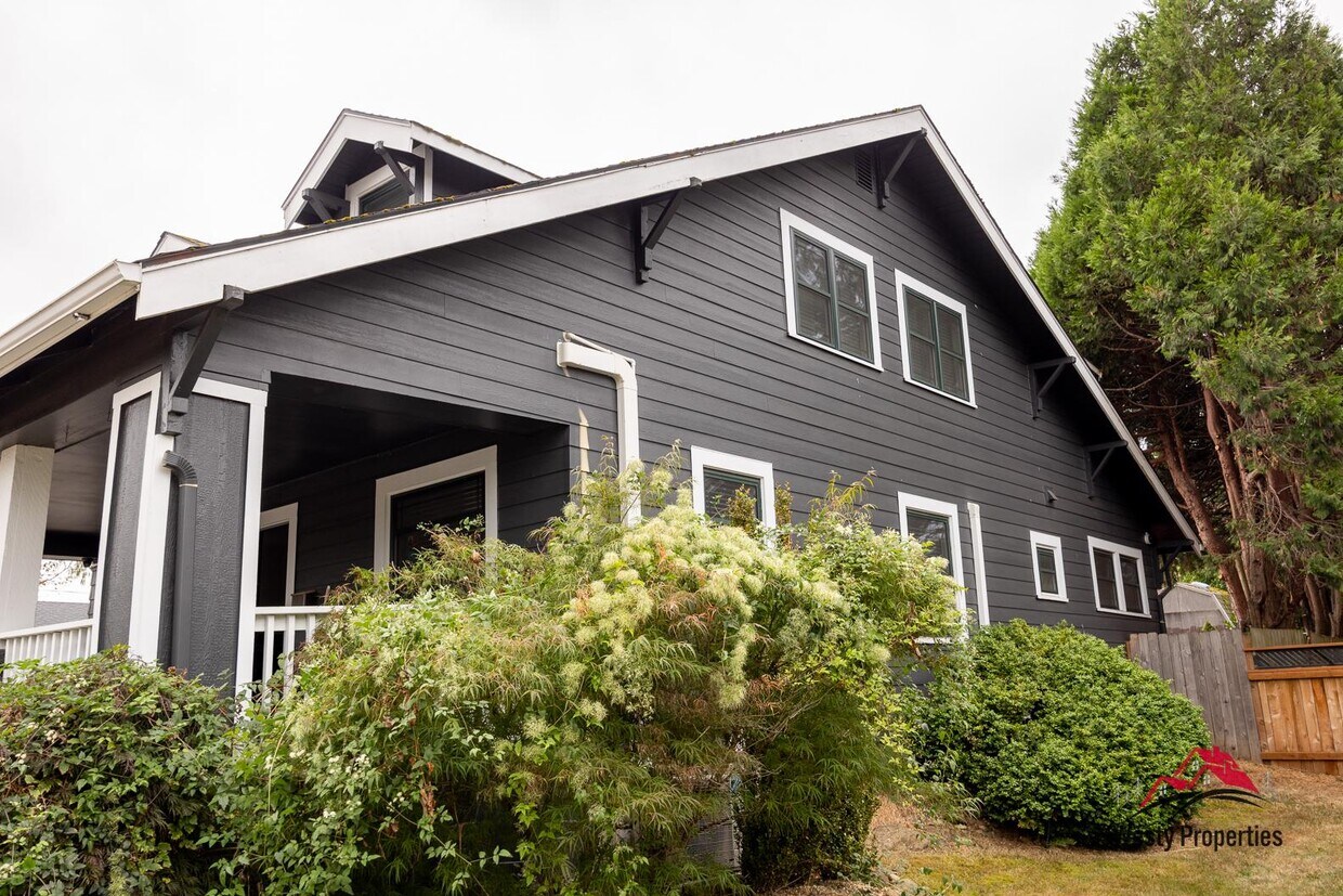 Foto principal - 3217 NE 78th Ave