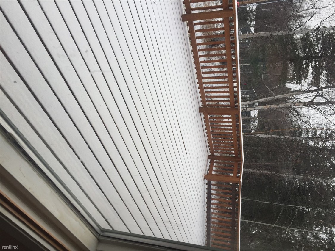 Foto del edificio - 2261 N Willow Dr