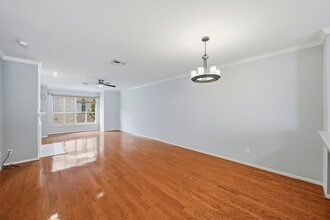 Building Photo - 2913 Crawford St