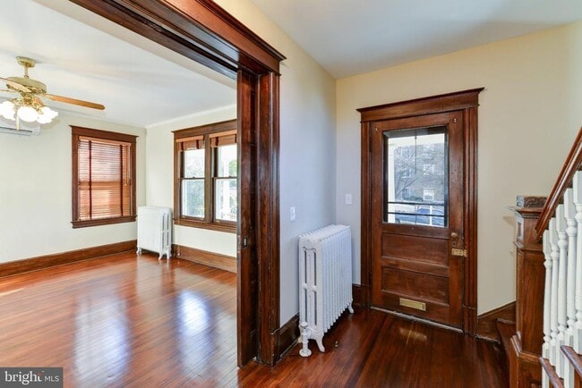 Building Photo - 4215 River Rd NW