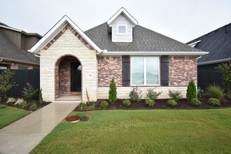 Building Photo - 700 N Malbec Rd