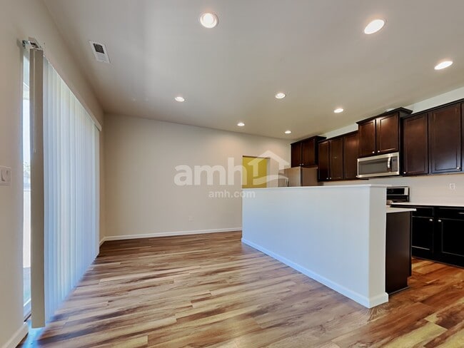 Foto del edificio - 9016 NE 165th Ave