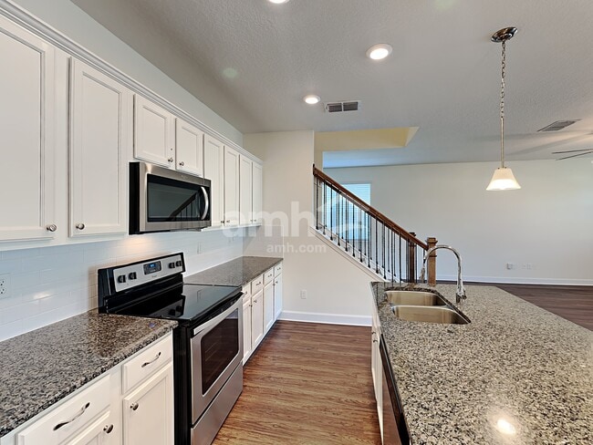 Building Photo - 3084 Creek Village Ln