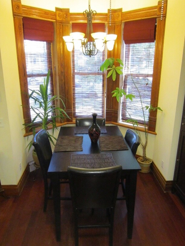 Living Area - 2423 Tremont Pl