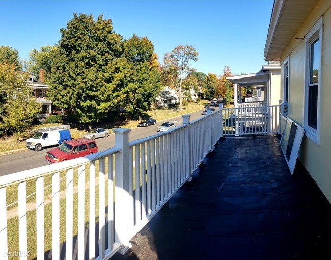 Foto del edificio - 2 br, 1 bath  - 3209 Hanes Ave