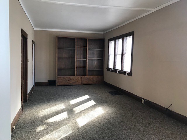 Foto del edificio - Four bedroom two bathroom house for rent.