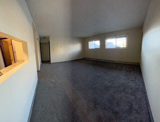 Photo du bâtiment - 10312-10395 95 Ave