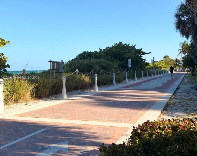 Foto del edificio - 2625 Collins Ave
