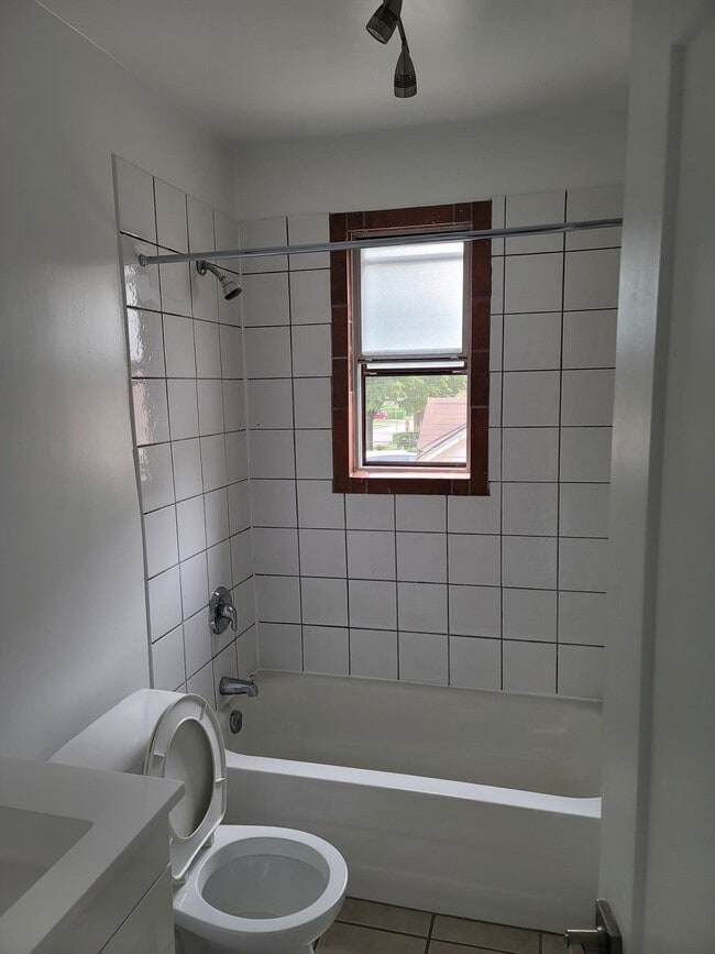 Photo du bâtiment - 1566-1574 Avenue Rd