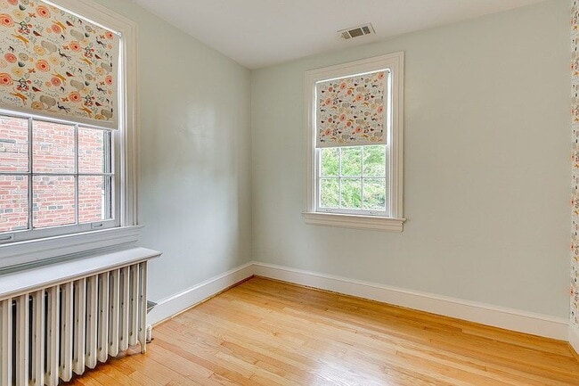 Photo - 3-Bed in the Heart of Washington, D.C. – Spacious 1996 Sq Ft with 2 Full Baths!" Apartment