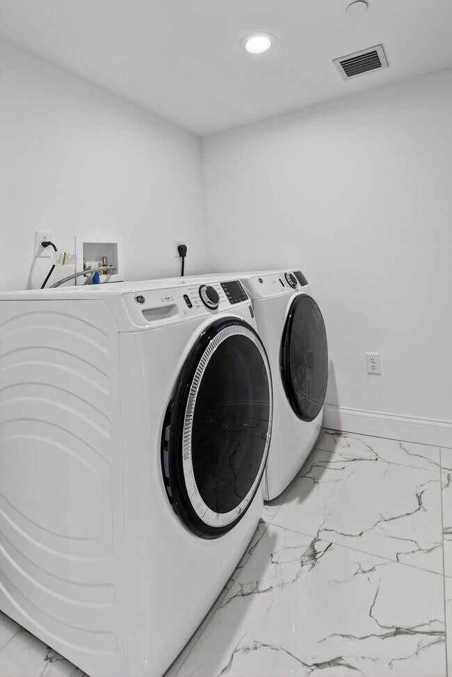 Building Photo - 350 W Hidden Valley Blvd