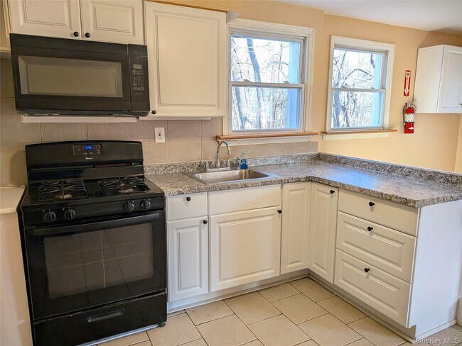 Foto del edificio - 1521 NY-208