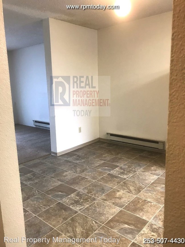 Foto del edificio - 4305-4307 S Cedar St