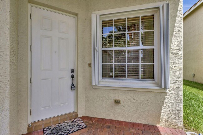 Foto del edificio - 7919 Jewelwood Dr