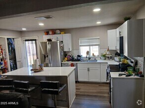 Building Photo - 7635 N 76th Ln