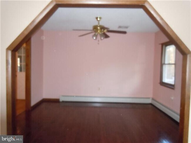 Foto del edificio - 742 Cherry Ave