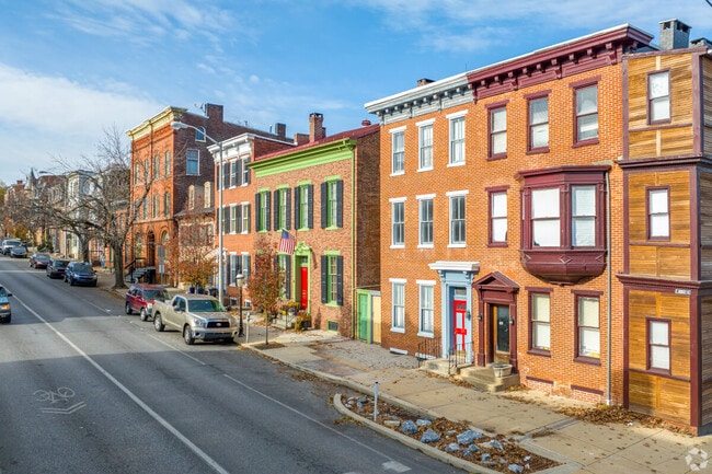 Classic Philadelphia style brownstones in York show its settlers' roots from Philly.