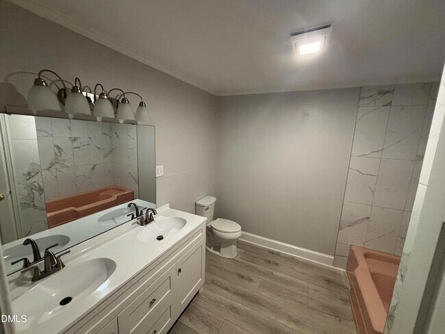 Foto del edificio - 509 Erwin Rd