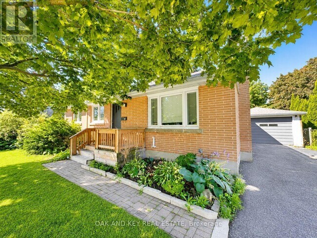 Photo du bâtiment - 307 Springbank Ave N