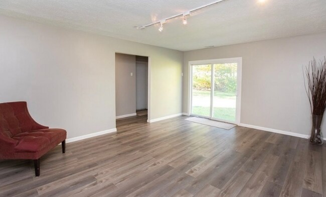 Foto del edificio - 9030 Reed Rd