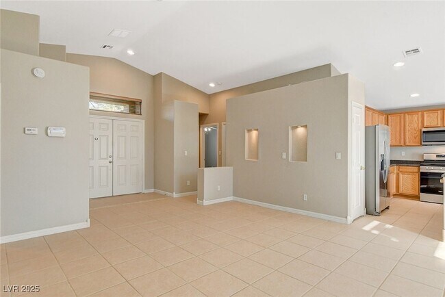 Building Photo - 1125 E Azure Ave