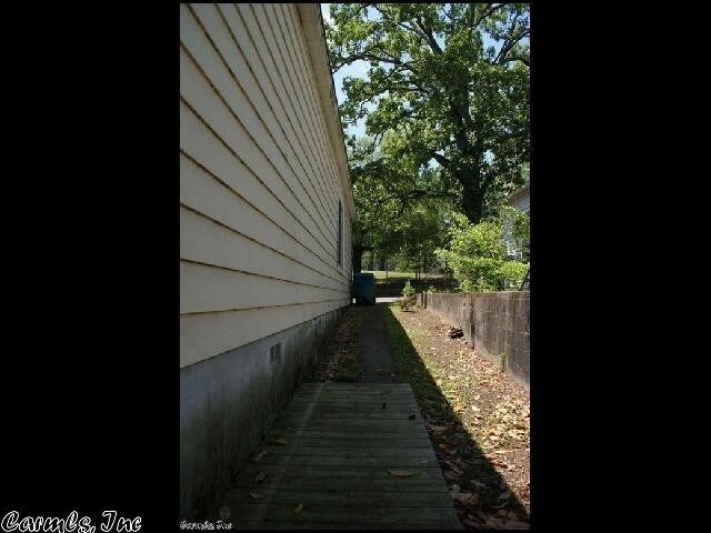 Building Photo - 1503 Wolfe St