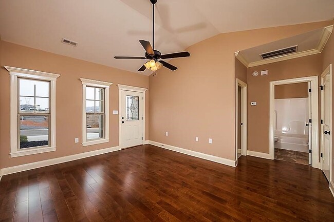 Building Photo - 1712 Stonebriar Dr NE