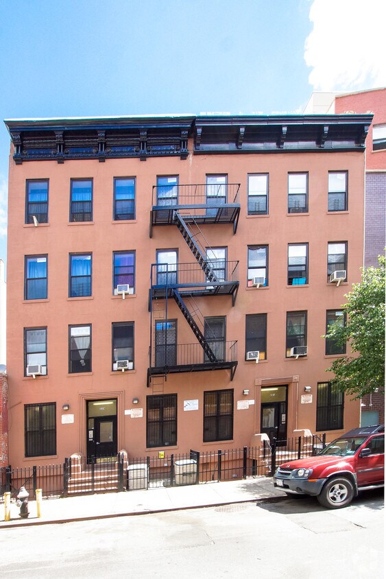 Building Photo - 231 E 105th St
