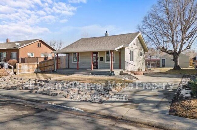 Building Photo - 528 Tennyson St