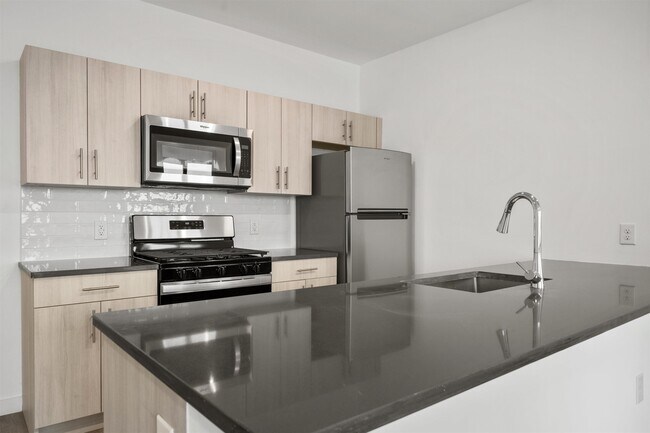 Foto del edificio - 117-121-121 Prospect Ave
