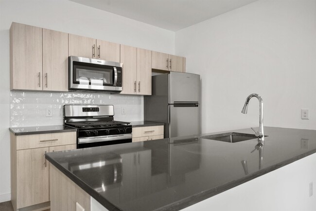 Building Photo - 117-121-121 Prospect Ave