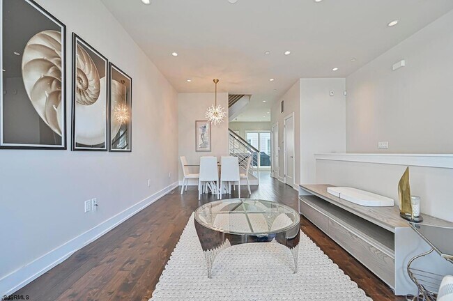 Foto del edificio - 112 S Weymouth Ave