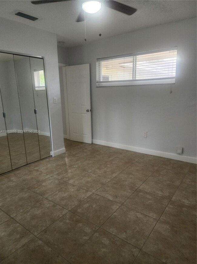 Building Photo - 5780 SW 61st St