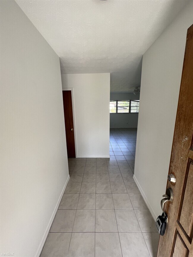 Foto del edificio - 4 br, 2 bath House - 415 Taurus Lane