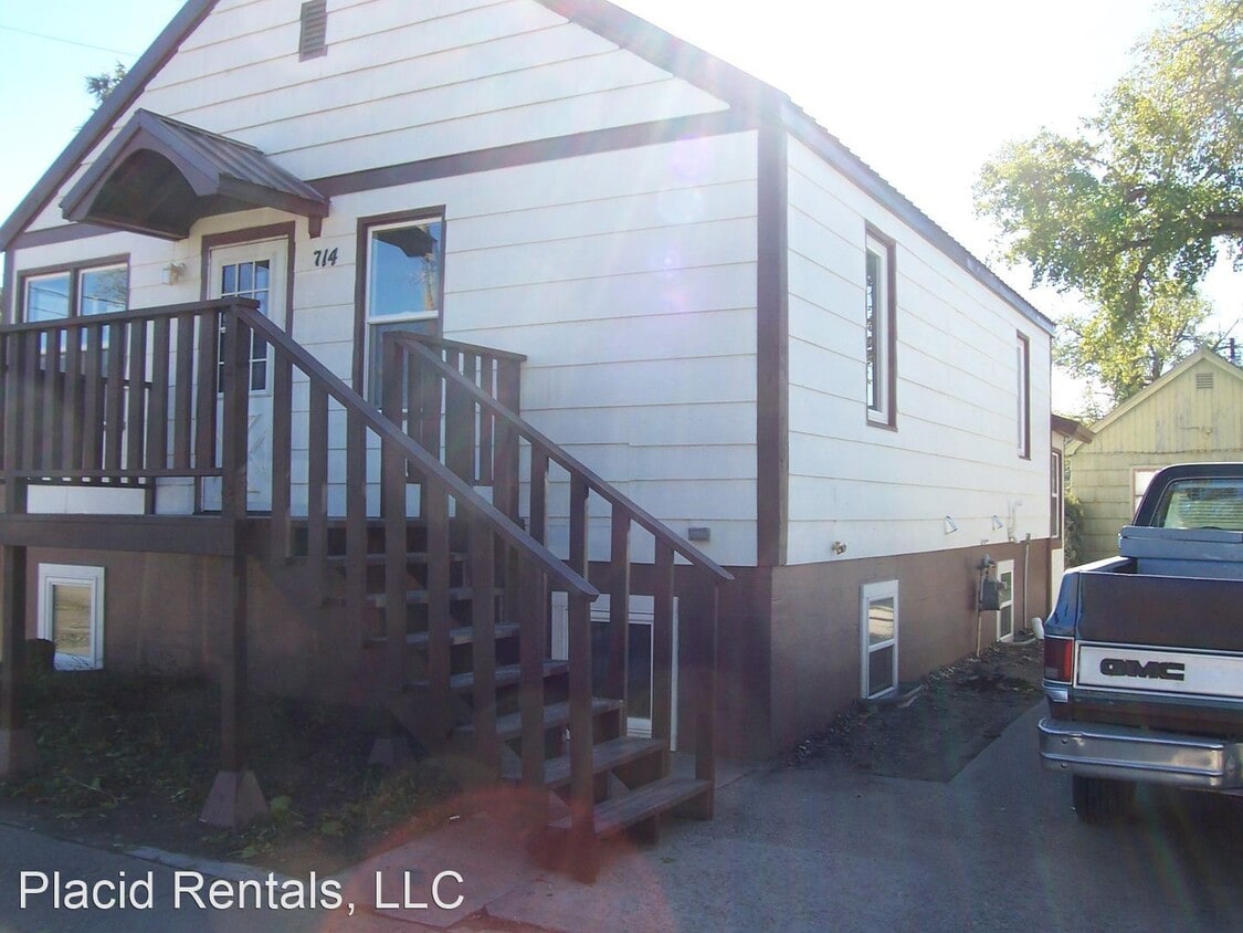 3 br, 2 bath House 714 5th St N House Rental in Havre, MT