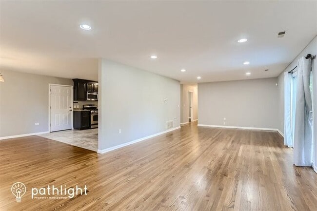 Building Photo - 735 Considine Rd, Geneva, IL, 60134
