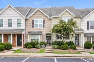 Building Photo - 105 Breezeway Ln