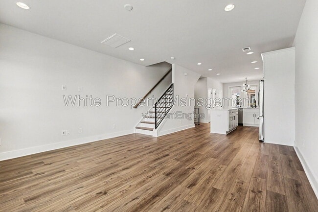 Building Photo - 2146 N Graham St